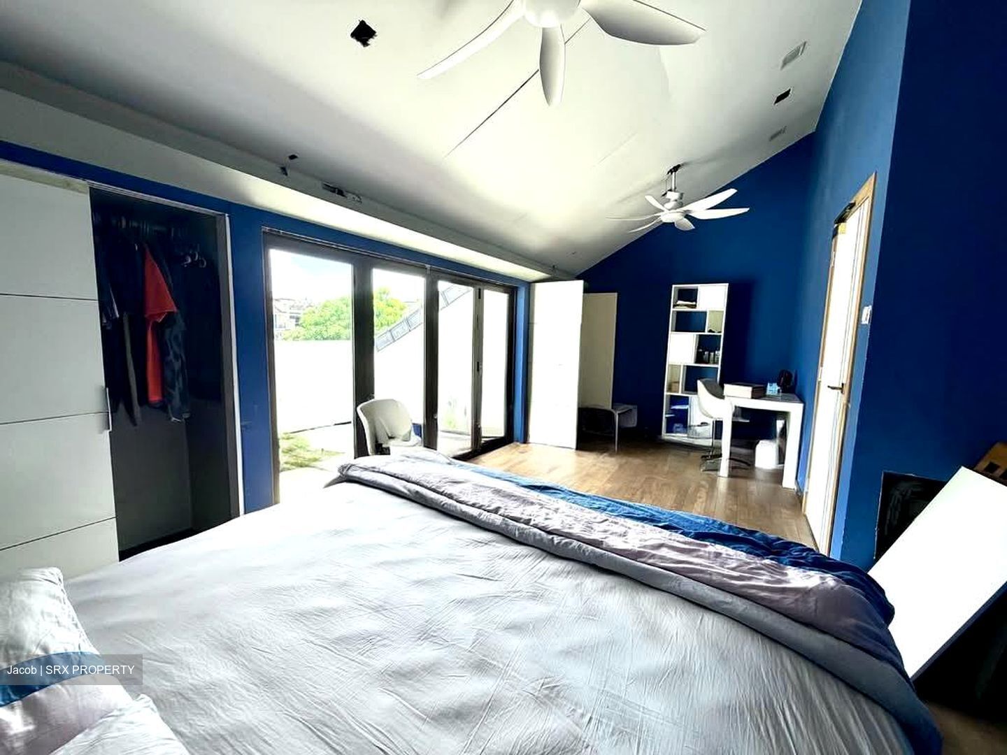 Bedok Road (D16), Terrace #557572361